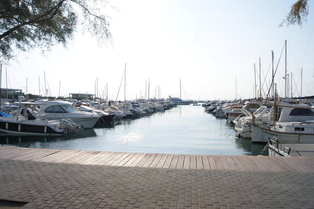 Agi Port De Rosas公寓 外观 照片